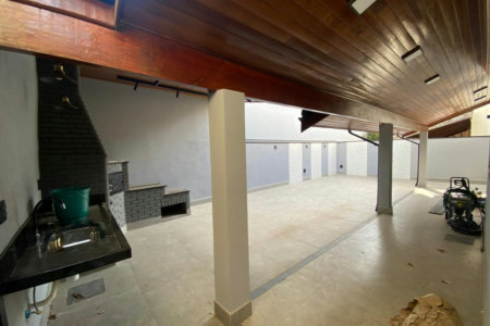 Casa à venda com 3 quartos, sendo 1 suíte, no condomínio Jardim Flamboyant, Hortolândia - SP