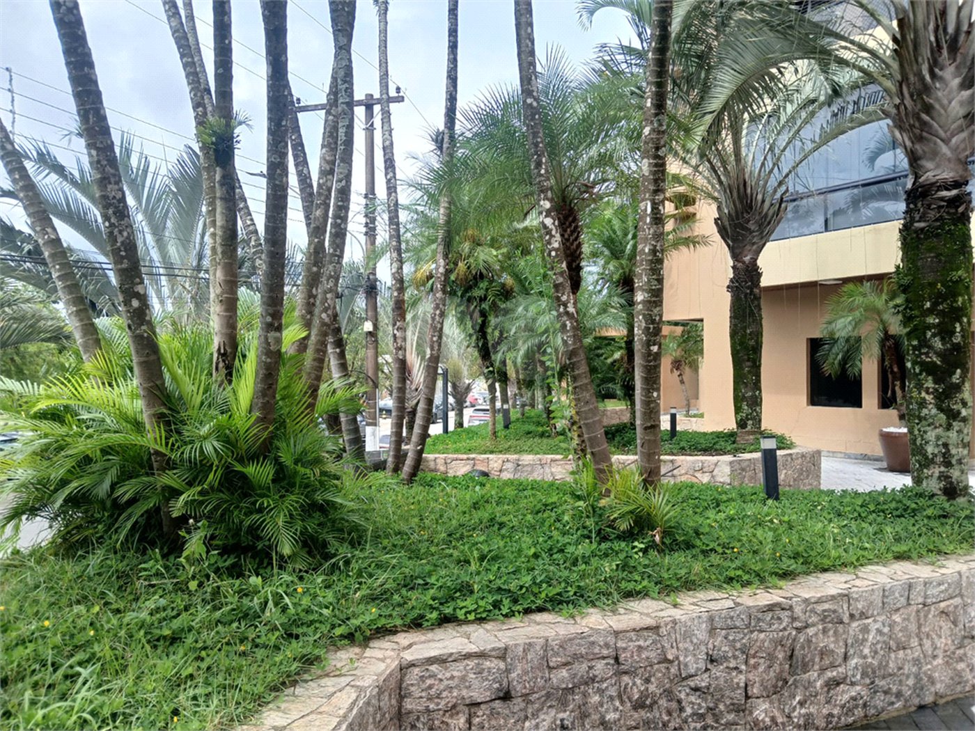 Apartamento à venda com 3 quartos, sendo 1 suíte,  em Enseada, Guarujá, SP