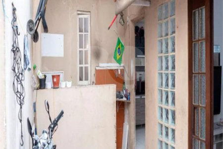 Casa à venda com 3 quartos, sendo 1 suíte, em Cambuci, São Paulo, SP
