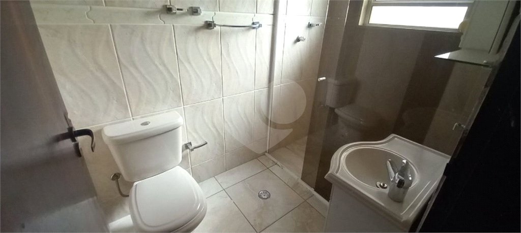 Sobrado para alugar com 3 quartos, sendo 1 suíte, em Parque Maria Domitila, São Paulo, SP
