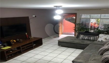 Sobrado à venda com 3 quartos, sendo 1 suíte,  em Vila Gustavo, São Paulo, SP