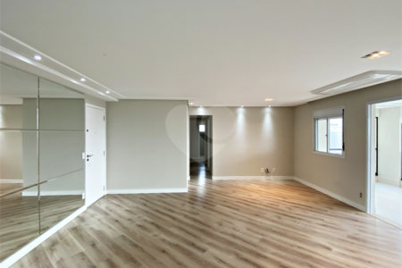 Apartamento à venda com 3 suítes em Santa Teresinha, São Paulo, SP