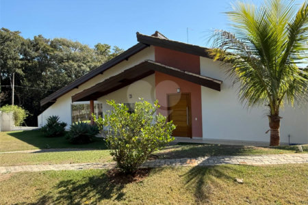 Casa à venda com 3 quartos, sendo 1 suíte, no condomínio Vale do Lago, Sorocaba - SP