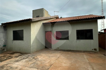 Casa à venda com 4 quartos, sendo 1 suíte, em Residencial Ponta Porã II, Ponta Porã, MS