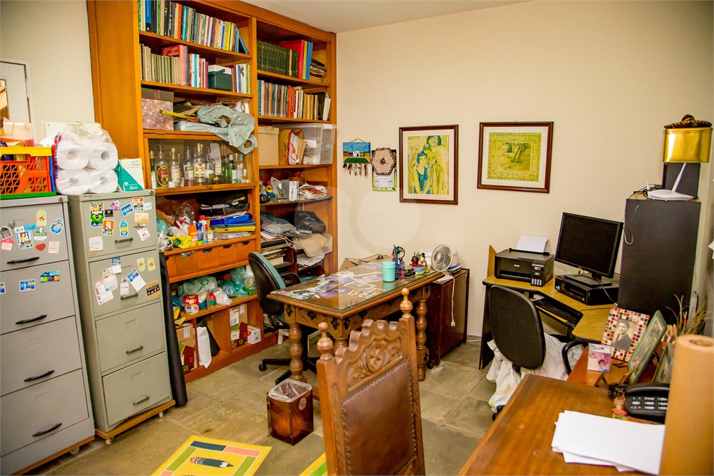 Casa à venda com 7 quartos, sendo 1 suíte, em Jardim Paulistano, São Paulo, SP