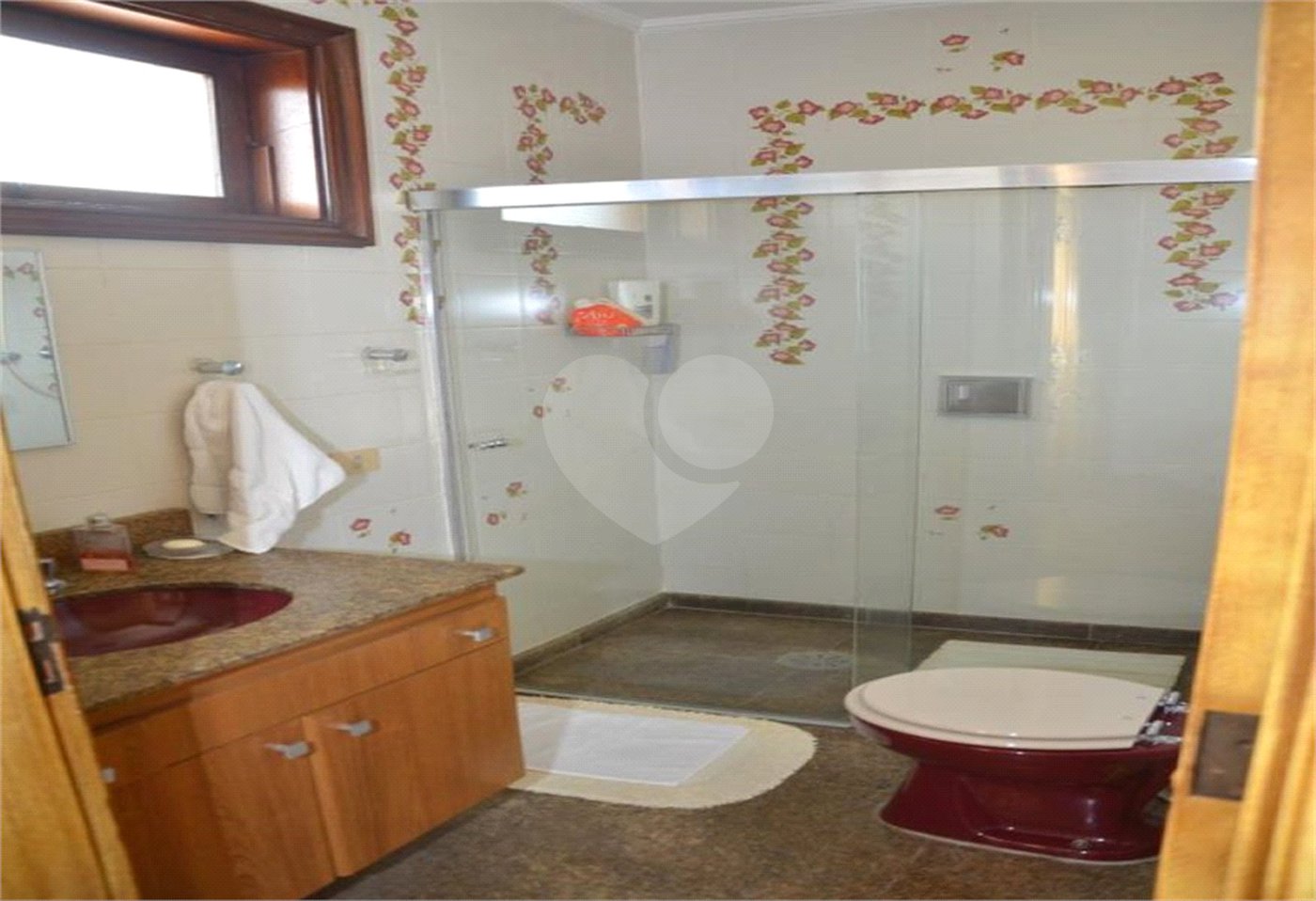 Casa à venda com 8 quartos, sendo 5 suítes, em Serra da Cantareira, Mairiporã, SP