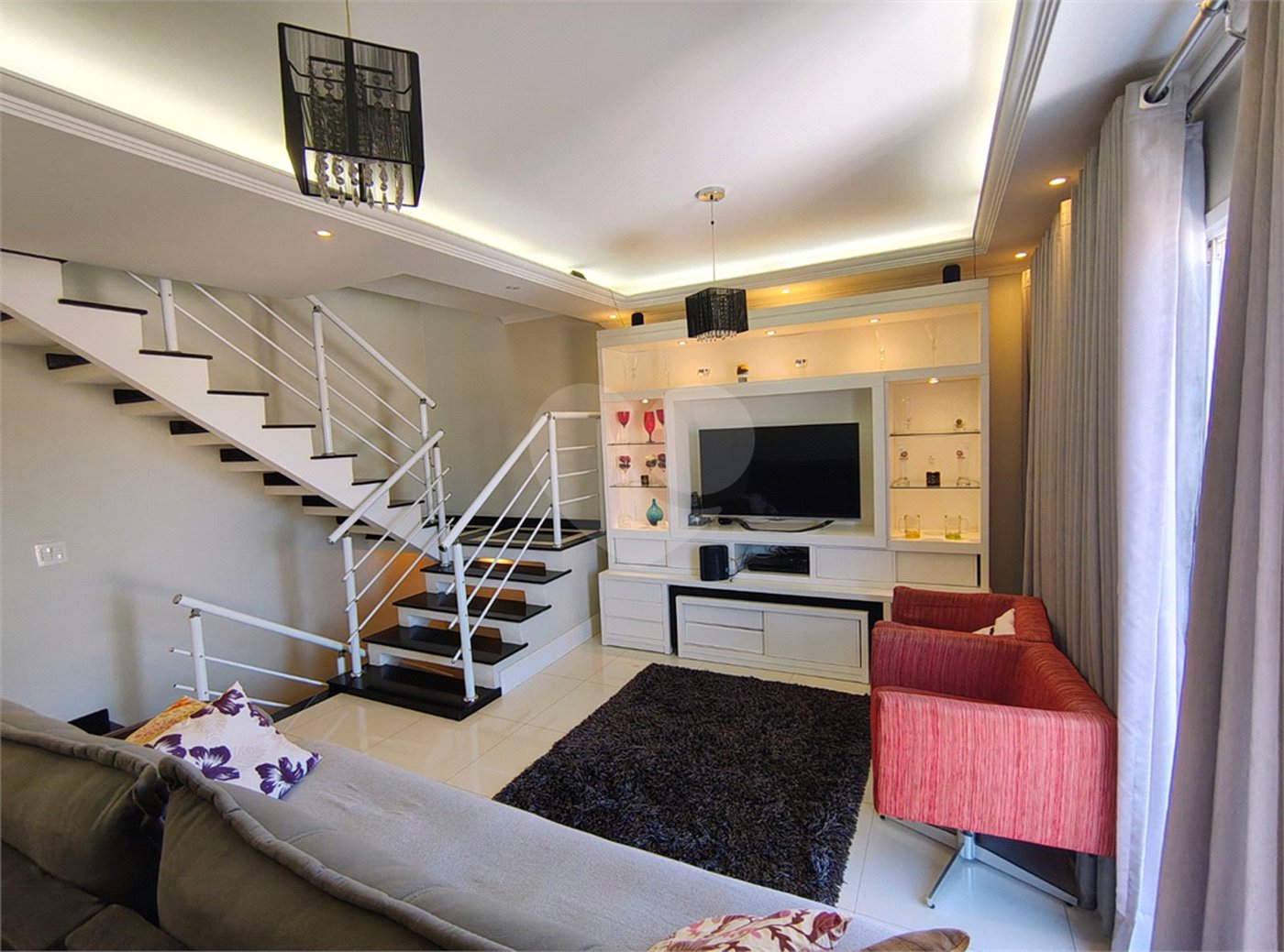 Casa à venda com 3 quartos, sendo 1 suíte,  em Horto Santo Antonio, Jundiaí, SP