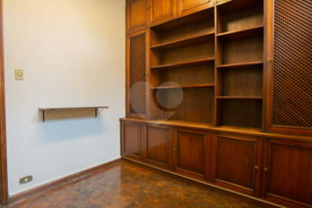Casa à venda ou para alugar com 3 quartos, sendo 1 suíte,  em Mirandópolis, São Paulo, SP