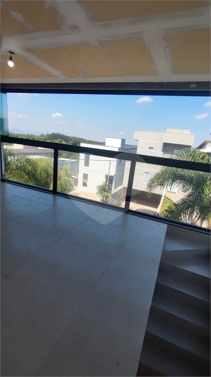 Casa à venda com 3 quartos, sendo 1 suíte,  no condomínio Terras de São Fernando, Cotia - SP