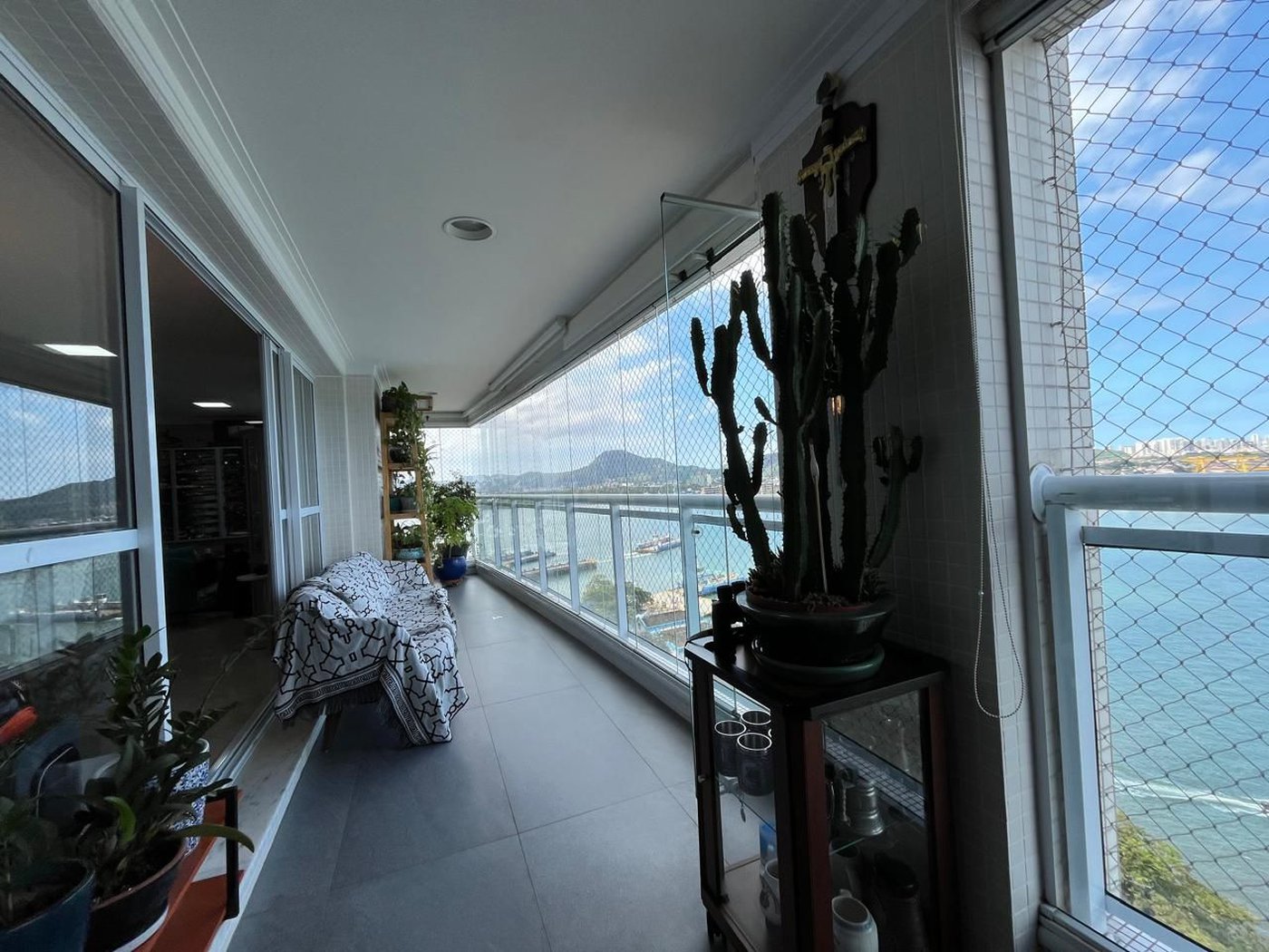 Apartamento com 3 dormitórios à venda, 189 m² por R$ 3.300.000,00 - P. Praia - Santos/SP
