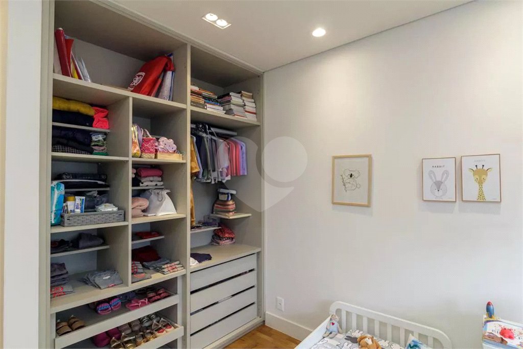 Apartamento à venda com 4 quartos, sendo 2 suítes, em Higienópolis, São Paulo, SP