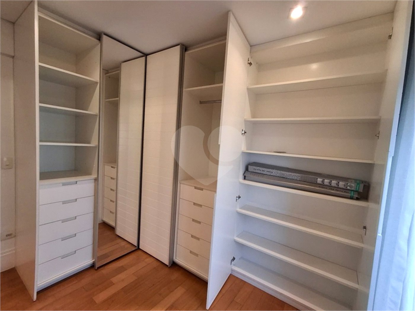 Apartamento à venda com 4 quartos, sendo 3 suítes, em Santana, São Paulo, SP