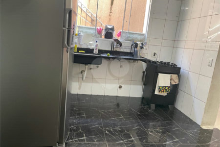 Sobrado à venda com 4 quartos, sendo 2 suítes, em Jardim Marajoara, São Paulo, SP