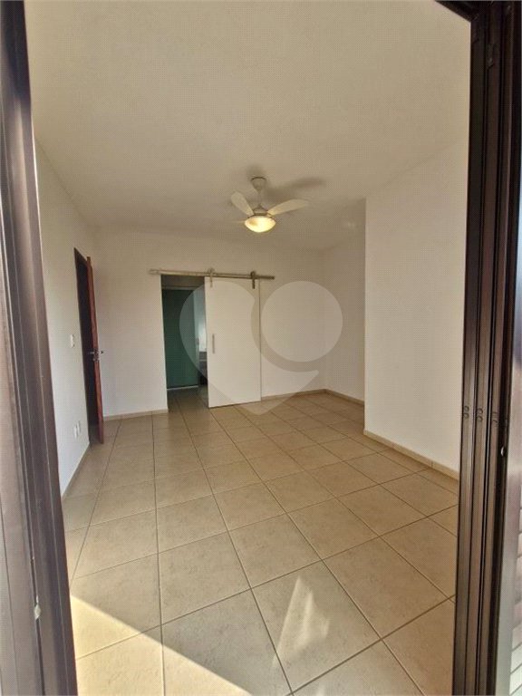 Casa à venda ou para alugar com 3 quartos, sendo 1 suíte, no condomínio Recanto dos Paturis, Vinhedo - SP