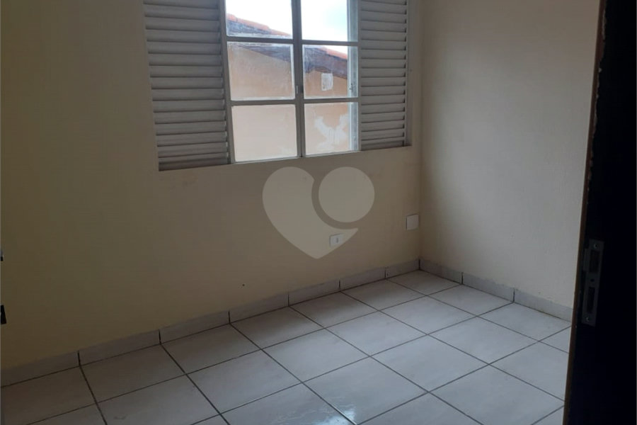 Sobrado à venda com 6 quartos, sendo 1 suíte,  em Jardim Las Vegas, Guarulhos, SP