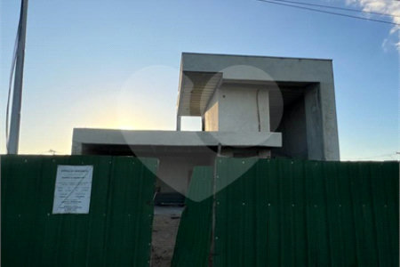 Casa em condomínio à venda com 3 quartos, sendo 2 suítes, em Ogiva, Cabo Frio, RJ
