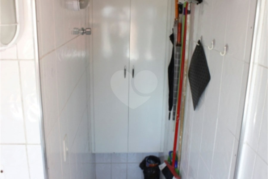 Apartamento 03 Dorm 02 Banheiros 01 Vaga na Saúde para Venda.