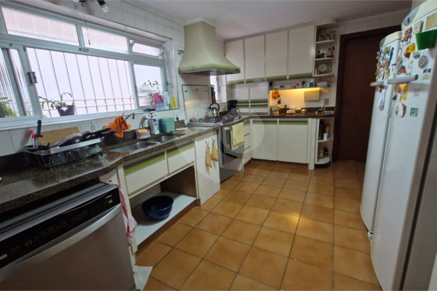Sobrado à venda com 4 quartos, sendo 1 suíte, em Tremembé, São Paulo, SP