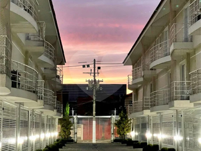 Casa à venda com 3 quartos, sendo 1 suíte,  no condomínio Residencial Reserva das Palmeiras, São Paulo - SP