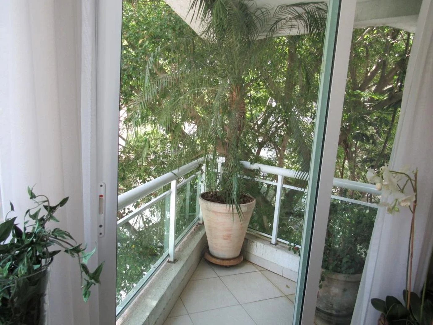 Apartamento à venda com 3 suítes em Real Parque, São Paulo, SP