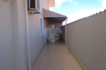 Casa à venda com 3 suítes no condomínio Terras de São Francisco, Vinhedo - SP