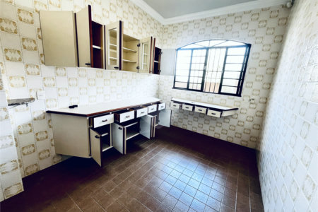 Casa à venda com 3 quartos, sendo 1 suíte, no Centro, Itapetininga, SP