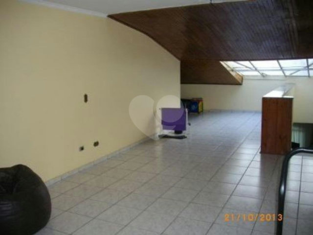 Sobrado à venda com 4 quartos, sendo 2 suítes,  em Carandiru, São Paulo, SP
