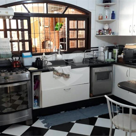 Casa à venda com 3 quartos, sendo 1 suíte, em Conjunto Residencial Vista Verde, São Paulo, SP
