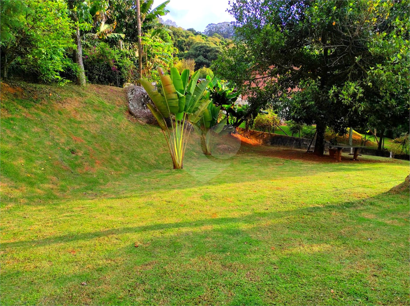 Sobrado à venda com 3 quartos, sendo 1 suíte, em Serra da Cantareira, Mairiporã, SP