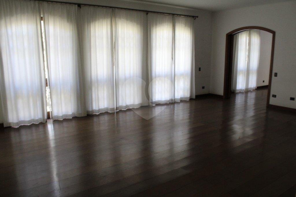 Casa Térrea à venda ou para alugar com 6 suítes em Vila Tramontano, São Paulo, SP