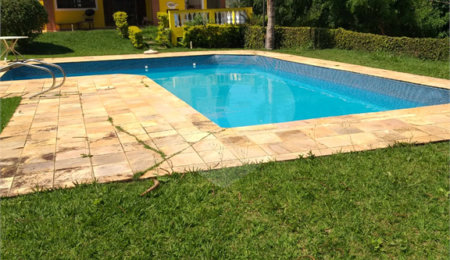 Chácara à venda com 4 quartos, sendo 2 suítes,  em Batatuba, Piracaia, SP