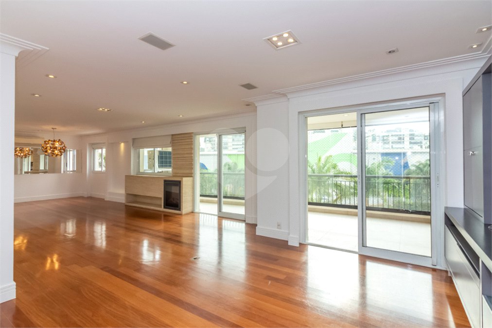 Apartamento à venda com 3 suítes em Alto da Boa Vista, São Paulo, SP