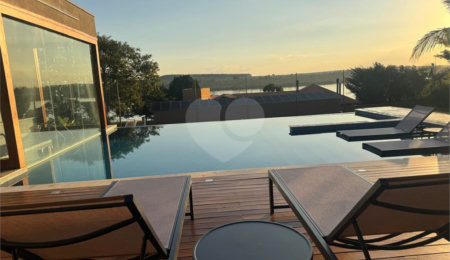 Casa à venda com 6 suítes no condomínio Vila Pinhal, Itirapina - SP
