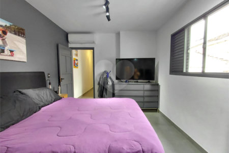 Sobrado à venda com 3 quartos, sendo 1 suíte, em Vila Romana, São Paulo, SP