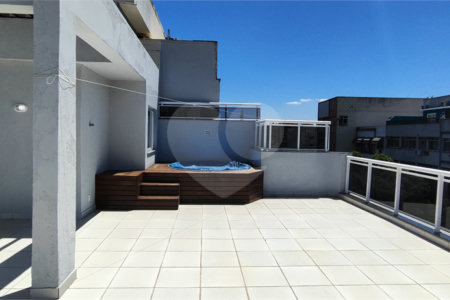 Cobertura à venda com 3 quartos, sendo 1 suíte,  em Tijuca, Rio de Janeiro, RJ