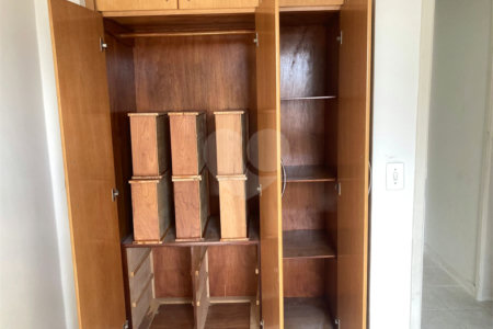 Ótimo apartamento em Moema- Oportunidade!!!