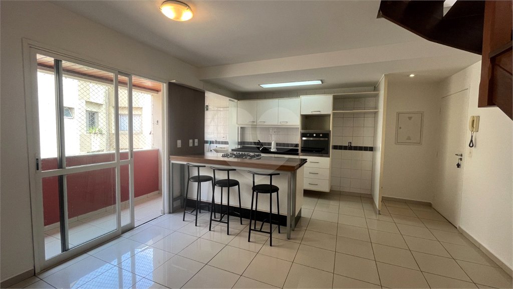 Cobertura à venda com 3 quartos, sendo 2 suítes,  em Vila Ipojuca, São Paulo, SP