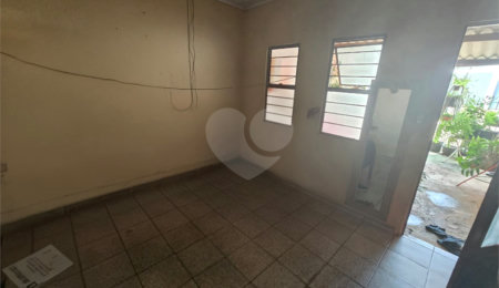 Casa à venda com 1 quarto em Vila Célia, Itapetininga, SP