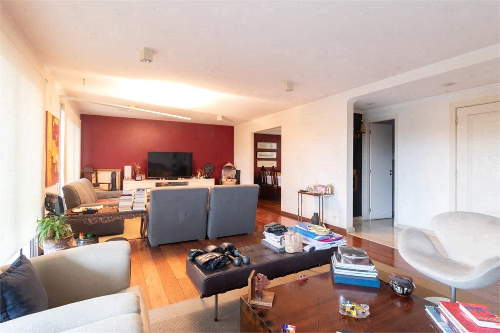 Apartamento à venda com 4 quartos, sendo 2 suítes, em Alto de Pinheiros, São Paulo, SP