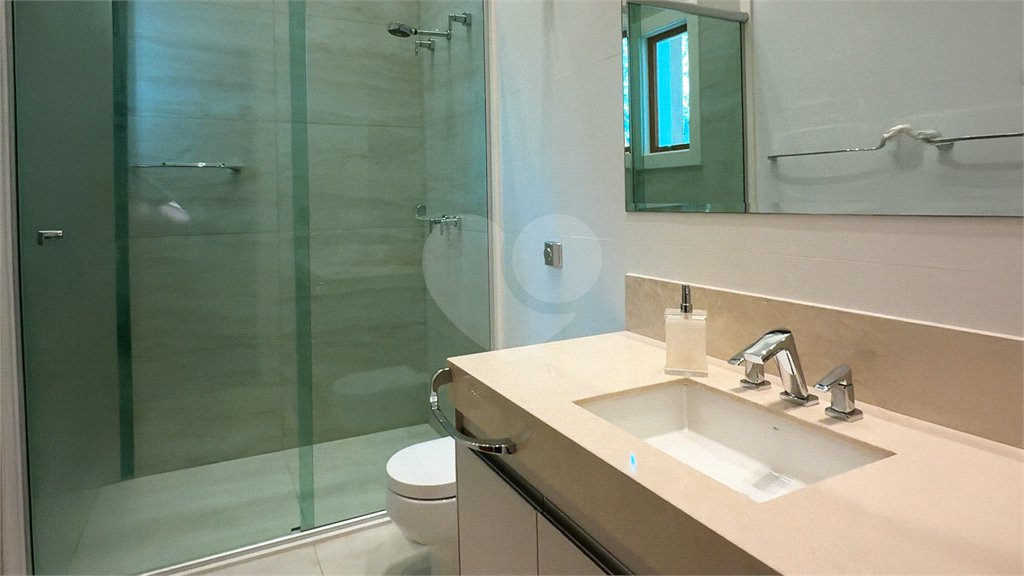 Casa à venda com 4 suítes no condomínio Halvétia Country Residencial, Indaiatuba - SP
