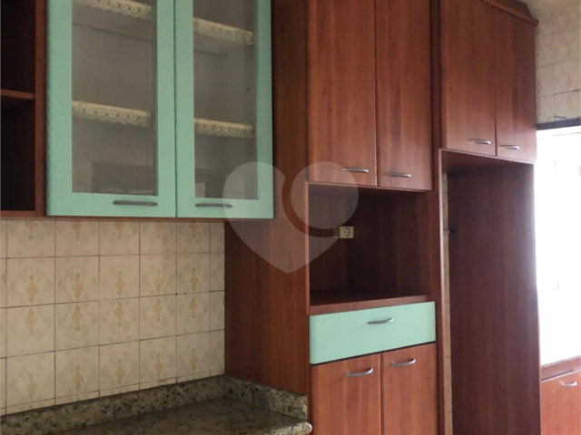 Sobrado à venda com 3 quartos, sendo 1 suíte,  no Centro, Mairiporã, SP