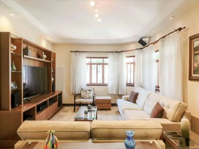 Casa à venda com 3 suítes em Butantã, São Paulo, SP