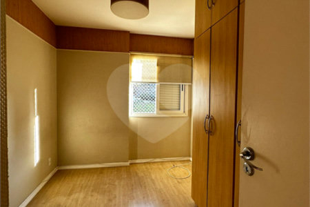 Apartamento à venda com 3 quartos, sendo 1 suíte, em Vila Andrade, São Paulo, SP