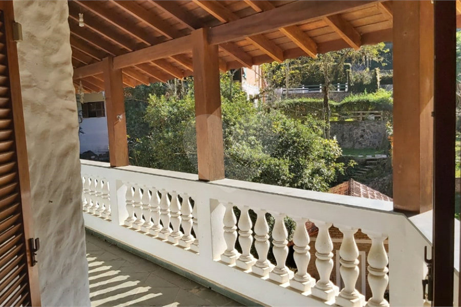 Sobrado à venda com 3 quartos, sendo 2 suítes, em Serra da Cantareira, Mairiporã, SP