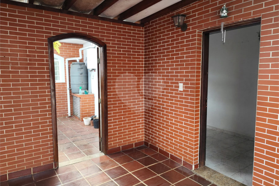 Sobrado à venda com 2 quartos em Vila Nivi, São Paulo, SP