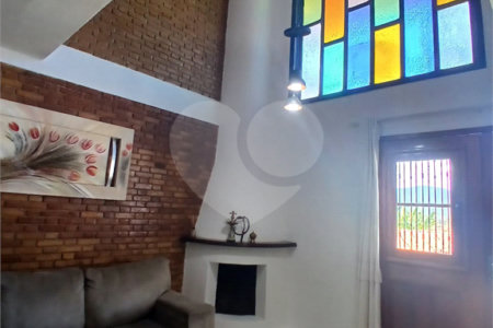 Casa à venda com 3 quartos, sendo 1 suíte,  em Recreio Maristela, Atibaia, SP