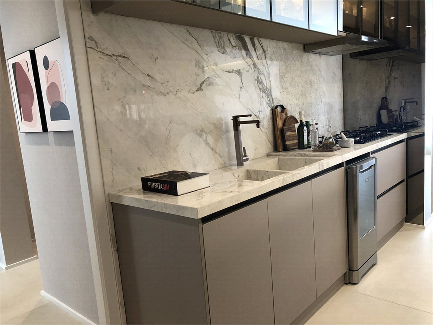 Apartamento à venda com 5 quartos, sendo 4 suítes, em Pinheiros, São Paulo, SP