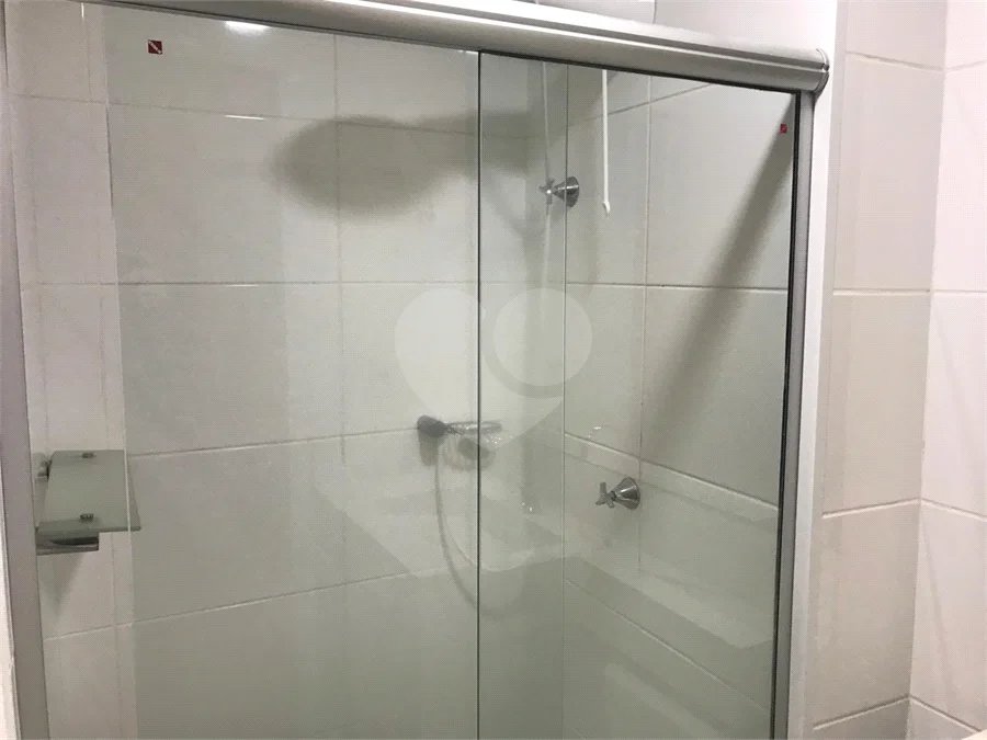 APARTAMENTO MOBILIADO EM FRENTE AO SHOPPING 02 DORMITÒRIOS