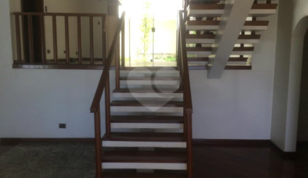 Sobrado à venda com 4 quartos, sendo 3 suítes, em Tremembé, São Paulo, SP