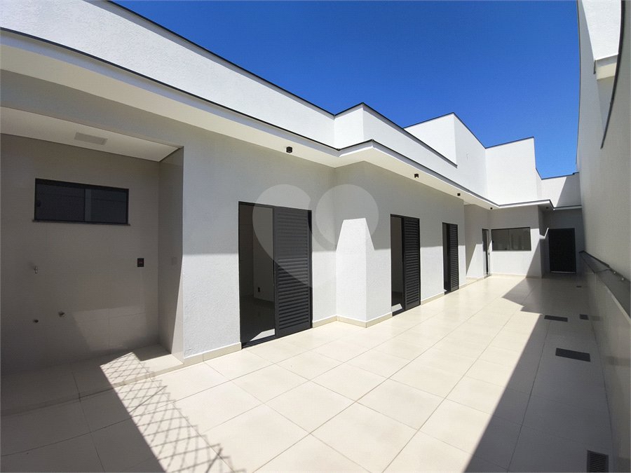 Casa à venda ou para alugar com 3 quartos, sendo 1 suíte, no condomínio Condomíno Helena Maria, Sorocaba - SP